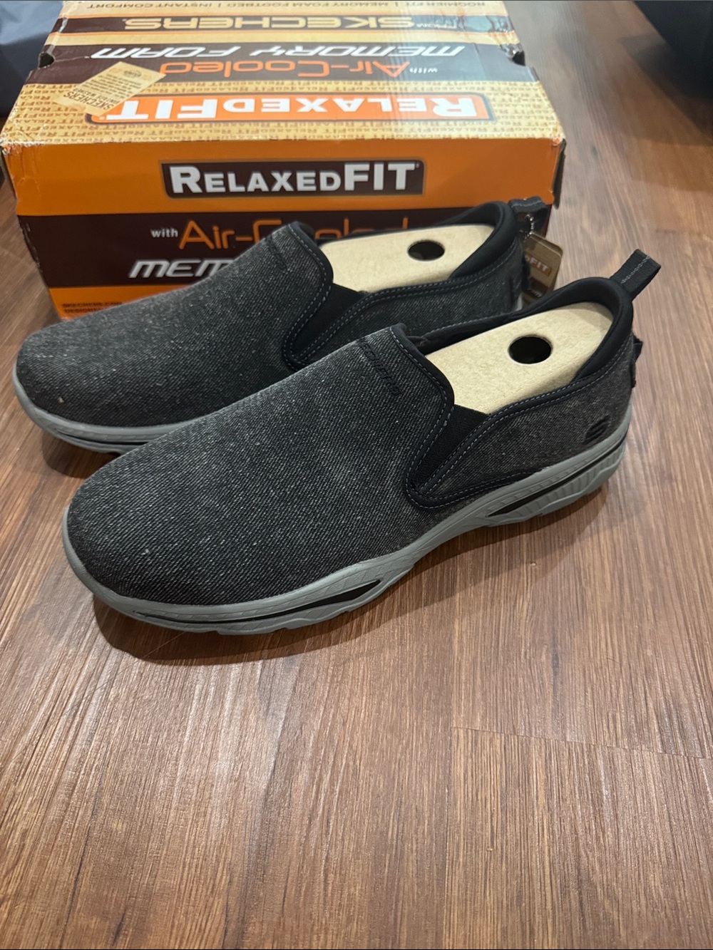 Skechers Relaxed Fit Slip-On Loafers in Charcoal Black Sz 10
